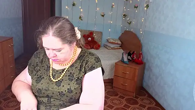 Audrey Aura online show from September 12, 2025, 5:07 am