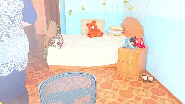 Audrey Aura online show from September 11, 2025, 5:07 am