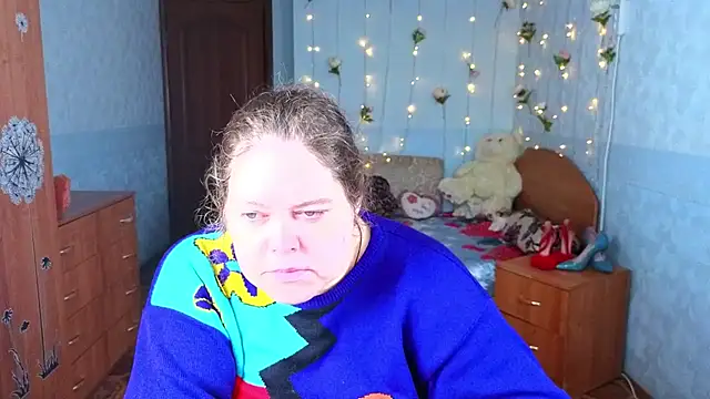 Audrey Aura online show from October 28, 2025, 5:18 am