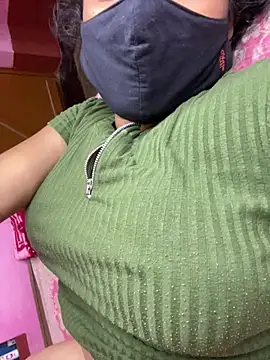 Snapshot of Priyajaanbaby chatting on July 15, 2026, 3:13 am Priyajaanbaby online show from July 15, 2026, 3:13 am