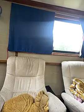 ladyboatlady online show from May 13, 2026, 8:21 am