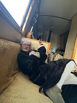 ladyboatlady online show from November 2, 2025, 7:35 am