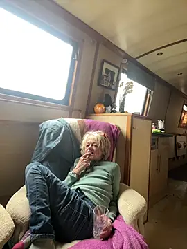 ladyboatlady online show from March 24, 2026, 3:01 pm