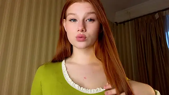 Juuulia  online show from May 11, 2026, 2:40 pm
