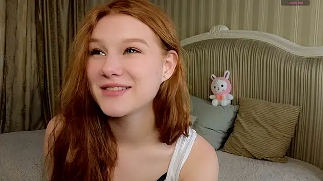 Snapshot of Juuulia_ chatting on October 8, 2025, 12:07 pm Juuulia online show from October 8, 2025, 12:07 pm