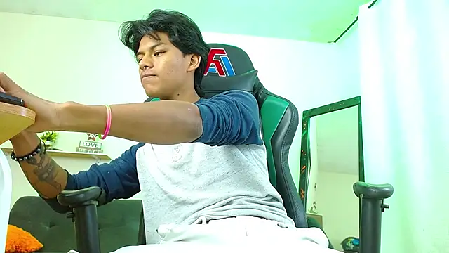 dreyk20 online show from November 15, 2025, 2:54 pm