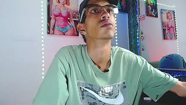 briamhoconor xh online show from October 31, 2025, 11:44 pm