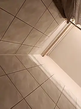 Radsjxh online show from February 9, 2026, 2:37 pm