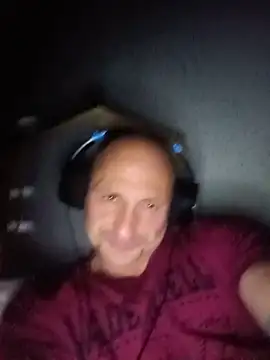 Radsjxh online show from May 18, 2026, 12:44 am