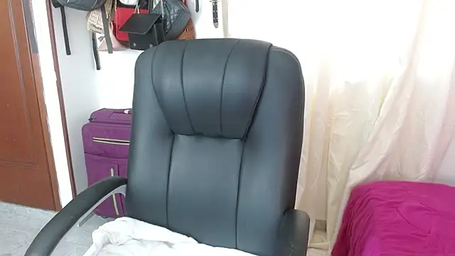 Snapshot of BriggiteSkyAngels chatting on October 20, 2025, 11:00 am BriggiteSkyAngels online show from October 20, 2025, 11:00 am