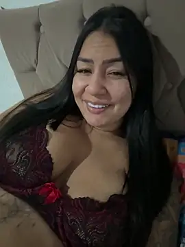 Snapshot of julianamascarada chatting on April 29, 2026, 1:10 am julianamascarada online show from April 29, 2026, 1:10 am