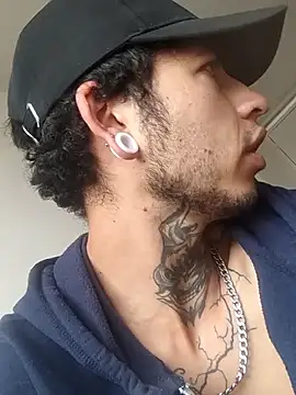 Tattoboy19cm online show from October 7, 2025, 3:13 pm