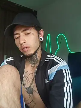 Tattoboy19cm online show from October 18, 2025, 6:32 pm