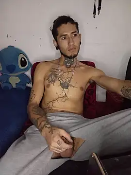 Snapshot of Tattoboy19cm chatting on May 17, 2026, 9:59 pm Tattoboy19cm online show from May 17, 2026, 9:59 pm