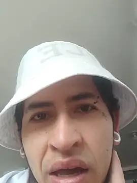 Tattoboy19cm online show from October 10, 2025, 3:13 pm