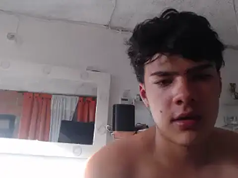 Snapshot of dani_titan320 chatting on October 7, 2025, 9:16 pm dani titan320 online show from October 7, 2025, 9:16 pm