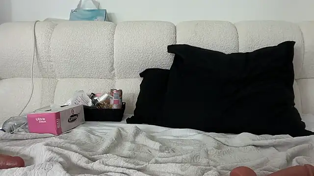 Snapshot of GiuliaDollx chatting on January 13, 2026, 6:45 pm GiuliaDollx online show from January 13, 2026, 6:45 pm