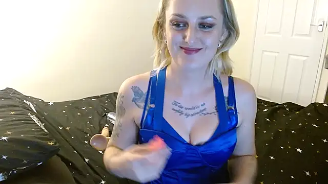 EmiWinters23 online show from November 2, 2025, 8:36 pm