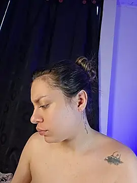 AmaiaSalvatore online show from February 6, 2026, 10:39 pm