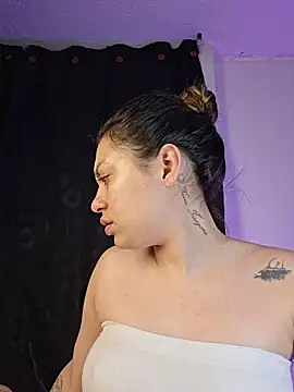 AmaiaSalvatore online show from February 21, 2026, 10:56 pm