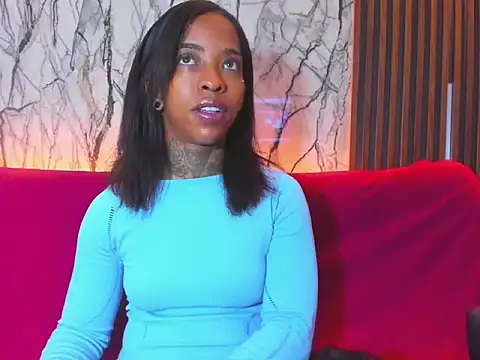 Pauline Fox online show from November 12, 2025, 1:10 am