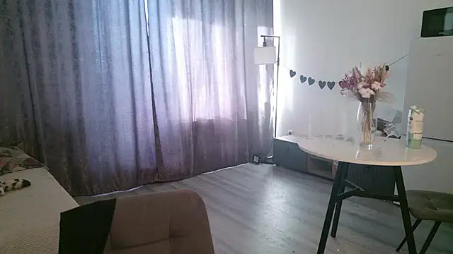 Snapshot of LucyRose3 chatting on February 23, 2026, 12:39 pm LucyRose3 online show from February 23, 2026, 12:39 pm