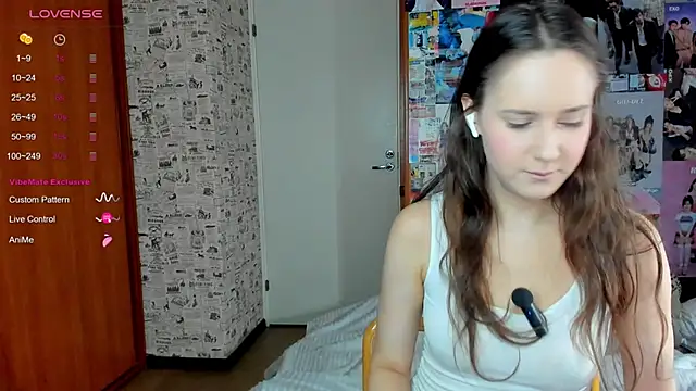 LucyRose3 online show from October 15, 2025, 4:44 am