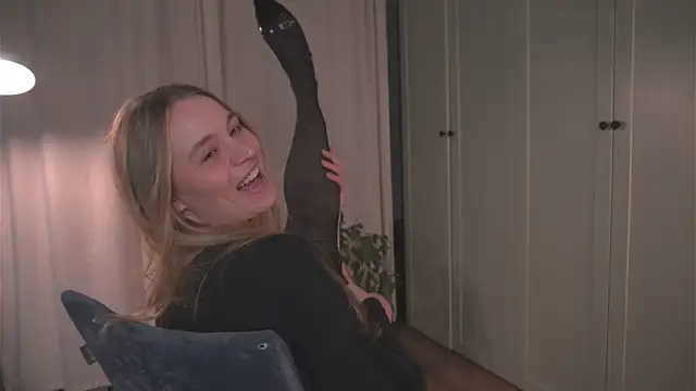 lisa schiele online show from January 14, 2026, 8:23 pm