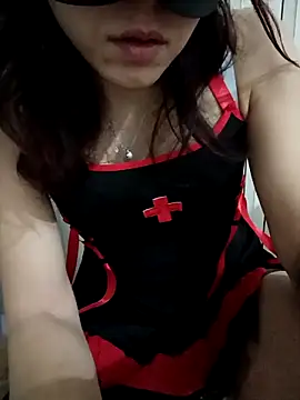 alicepavia22 online show from January 5, 2026, 7:39 pm