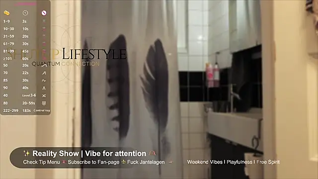 Snapshot of SwingWingWomanSweden chatting on January 10, 2026, 11:22 pm SwingWingWomanSweden online show from January 10, 2026, 11:22 pm