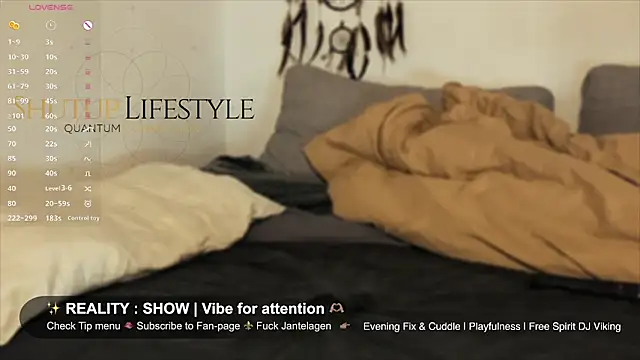 Snapshot of SwingWingWomanSweden chatting on January 7, 2026, 8:08 am SwingWingWomanSweden online show from January 7, 2026, 8:08 am