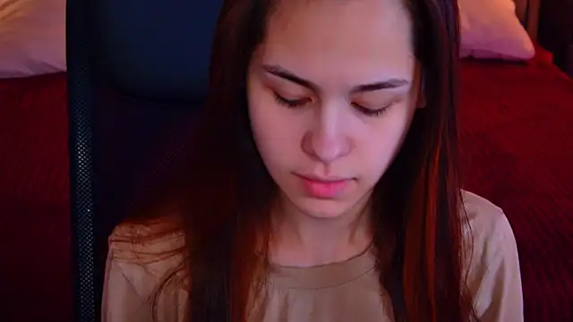 UliaNeer online show from December 17, 2025, 5:12 am