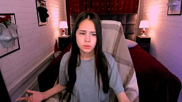 UliaNeer online show from November 9, 2025, 5:11 am