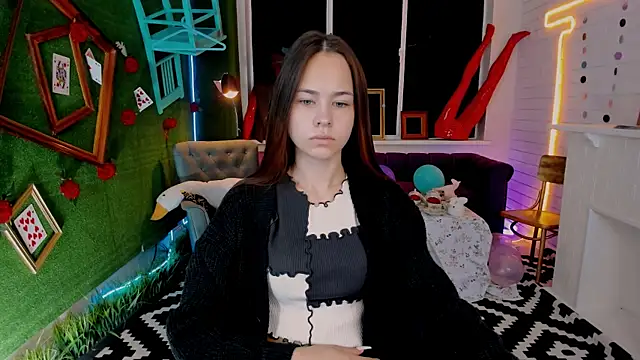 UliaNeer online show from September 10, 2025, 5:06 am