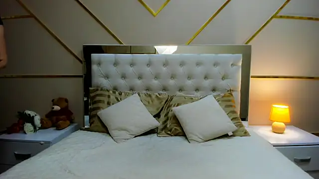 BeatriceAddams online show from September 22, 2025, 9:10 pm