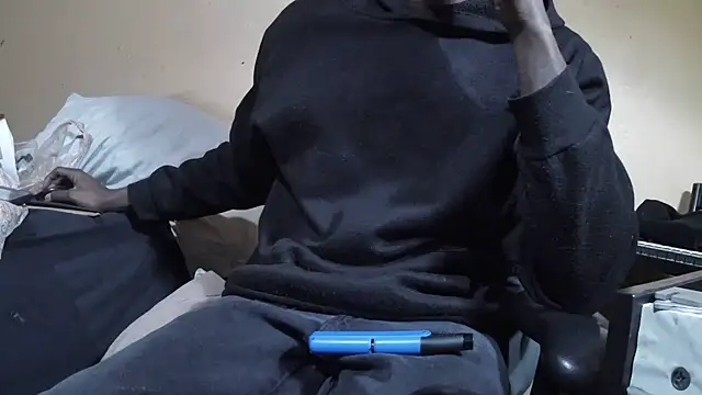 EYEzIAM online show from February 4, 2026, 6:41 am