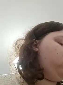 Snapshot of Feuchtekitty92@xh chatting on October 7, 2025, 5:30 am Feuchtekitty92xh online show from October 7, 2025, 5:30 am