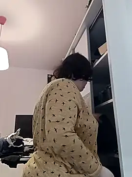 Snapshot of Feuchtekitty92@xh chatting on November 4, 2025, 8:51 am Feuchtekitty92xh online show from November 4, 2025, 8:51 am