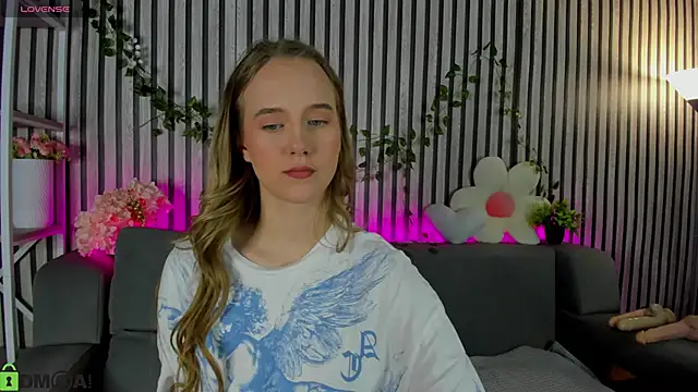 Snapshot of Casey_Sweeet chatting on March 3, 2026, 12:01 pm Casey Sweeet online show from March 3, 2026, 12:01 pm