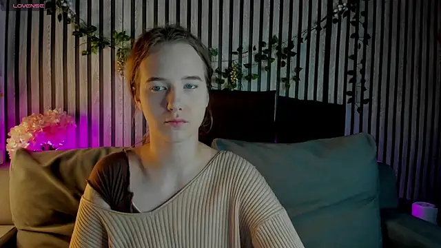 Snapshot of Casey_Sweeet chatting on February 7, 2026, 1:02 am Casey Sweeet online show from February 7, 2026, 1:02 am