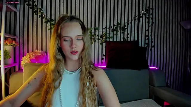 Snapshot of Casey_Sweeet chatting on February 9, 2026, 12:52 am Casey Sweeet online show from February 9, 2026, 12:52 am