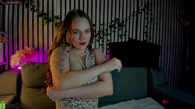 Snapshot of Casey_Sweeet chatting on February 15, 2026, 12:33 am Casey Sweeet online show from February 15, 2026, 12:33 am