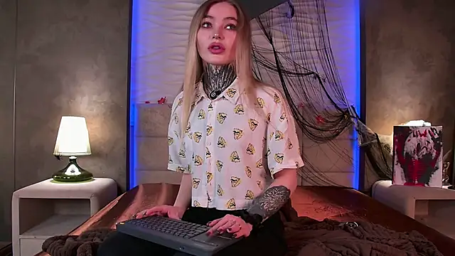 AriWild online show from November 4, 2025, 4:16 am