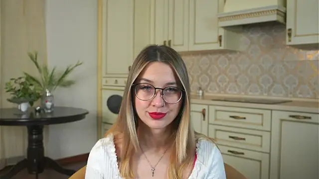 DarelleFaux online show from September 30, 2025, 3:12 am