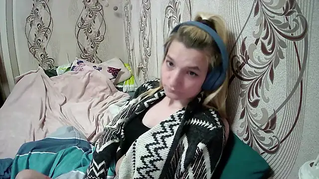AlissaClark online show from May 6, 2026, 8:46 pm