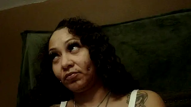 Snapshot of Flossee chatting on November 29, 2025, 12:16 pm Flossee online show from November 29, 2025, 12:16 pm