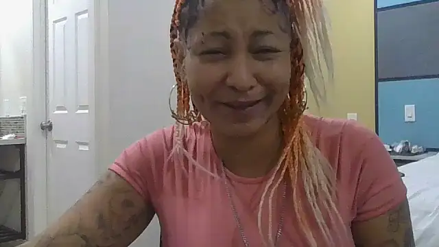 Snapshot of Flossee chatting on September 14, 2025, 4:07 pm Flossee online show from September 14, 2025, 4:07 pm