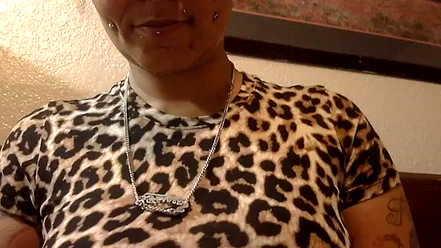 Snapshot of Flossee chatting on September 30, 2025, 10:49 pm Flossee online show from September 30, 2025, 10:49 pm