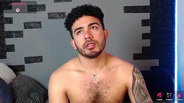 adamhairy online show from November 19, 2025, 10:43 pm