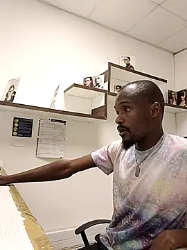 TPNUTS online show from October 16, 2025, 11:18 am